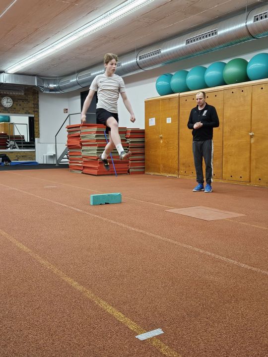 Landestrainer im U16- und U14-Stützpunkttraining des Kreises Region Freiburg