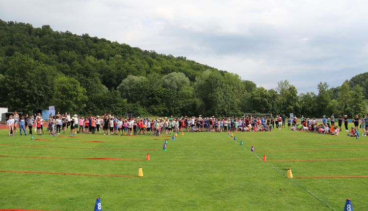 „Grundschule trifft Kinderleichtathletik“ in erfolgreicher Zusammenarbeit mit dem TSV Blaustein 
