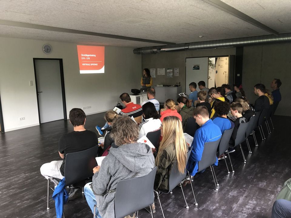 Zweite Runde des Team-Hoch-Sprungcups in Winnenden