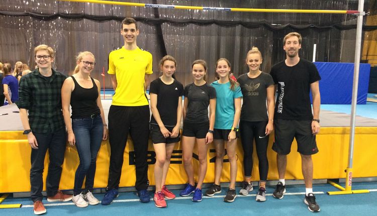Schnuppern-Training für Sieger des Team-Hochsprungcups