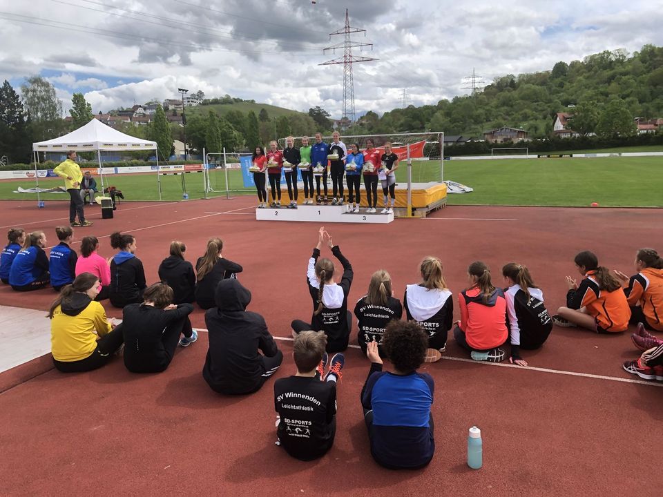 Zweite Runde des Team-Hoch-Sprungcups in Winnenden
