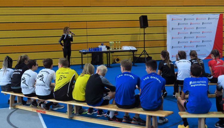 Gewusel in der Molly-Schauffele-Halle & Stadion Festwiese