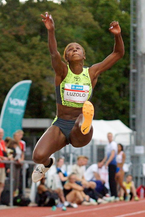 Carolina Krafzik stürmt allen davon - 20 Meter für Simon Bayer
