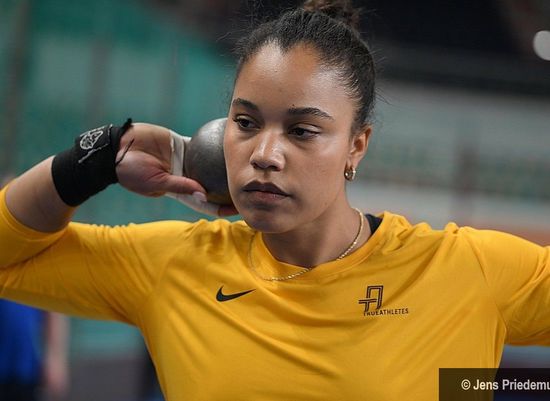 Hallen-WM: Yemisi Ogunleye mit 19,46m auf Rang 5