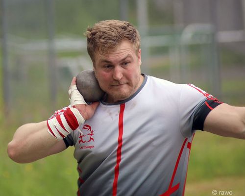 Leichtathletik-Meeting in Weisenbach: Kugelstoß-Rekord durch Simon Bayer / Stabhoch-Rekord eingestellt