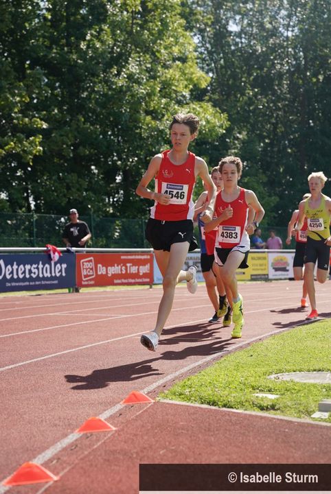 Hitzeschlacht mit Bestleistungen: BW Leichtathletik Jugend Finals begeistern in Langensteinbach