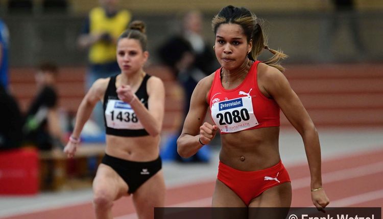 Naomi Baumann (TSB Schwäbisch Gmünd) wurde mit einer Zeit von 7,72 Sekunden Zweite im A-Finale der U20-Frauen über 60 Meter bei den BW-Leichtathletik-Hallenfinals und erfüllte damit die DJHM-Norm.