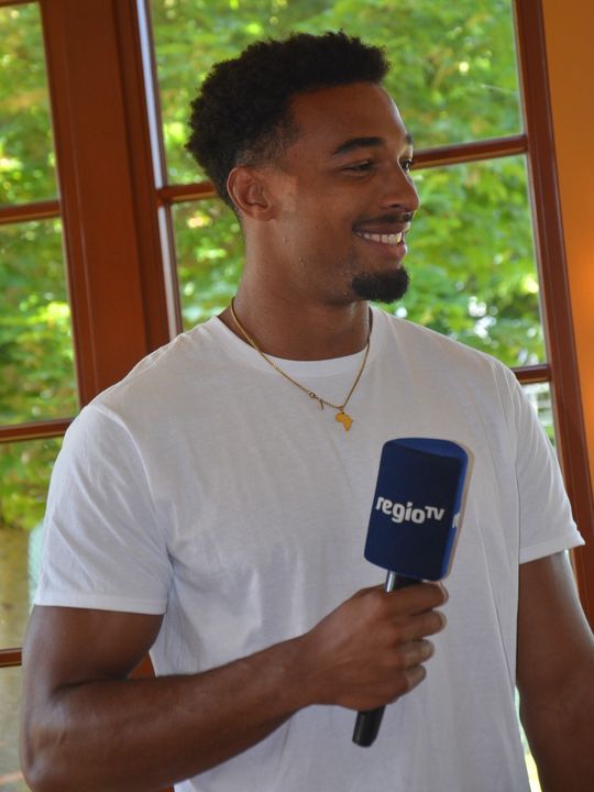 Große Medienresonanz bei Leo Neugebauers Stippvisiste in der Heimat