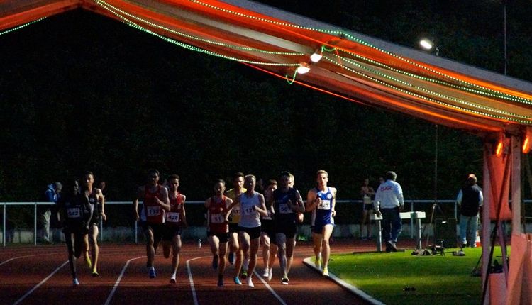 Lange Laufnacht: Schnelle Zeiten in Karlsruhe