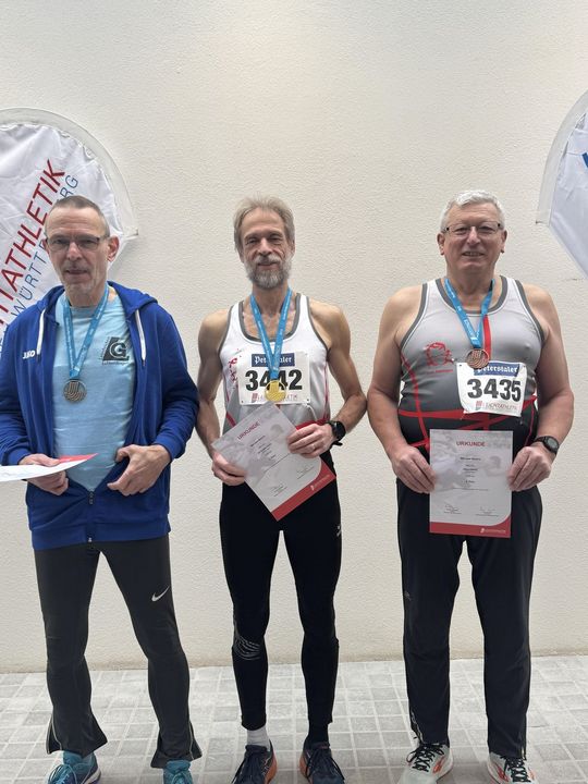 BW-Hallenmeisterschaften Masters – Athlet:innen feiern sich und den Sport