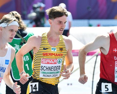 EM Rom | Husarenritt von Velten Schneider