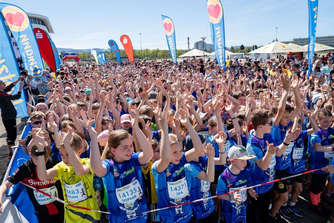 Rund 13.000 Läufer:innen aus 90 Nationen beim MEIN FREIBURG MARATHON 2024
