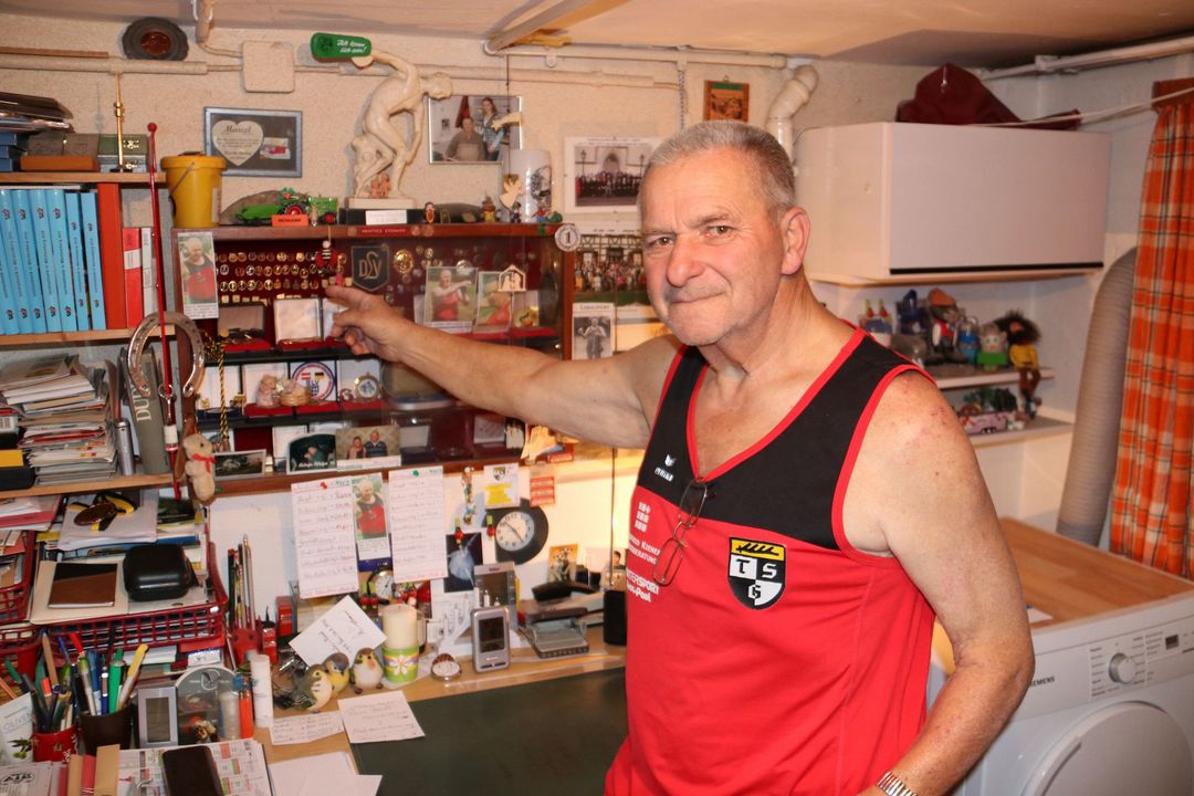 Türchen 6 – Mehrkampfabzeichen zum 65. Mal geschafft: Manfred Erdmann
