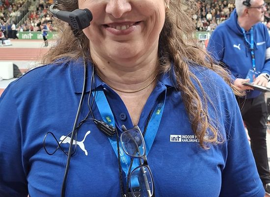 Alle hören auf ihr Kommando