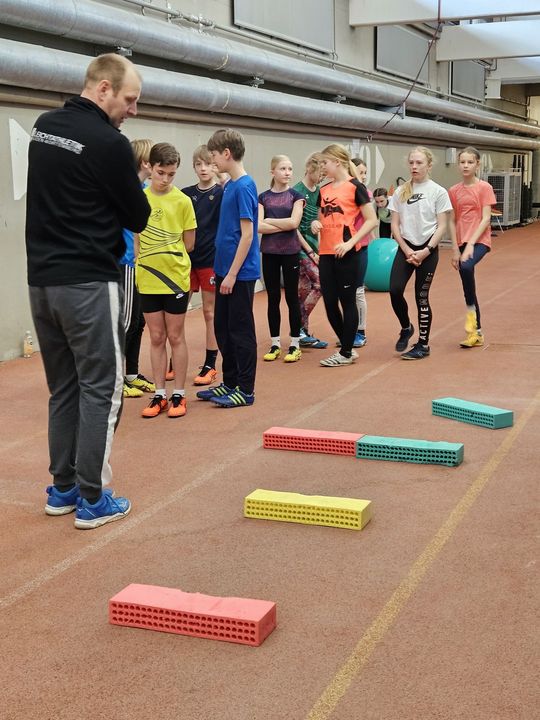 Landestrainer im U16- und U14-Stützpunkttraining des Kreises Region Freiburg