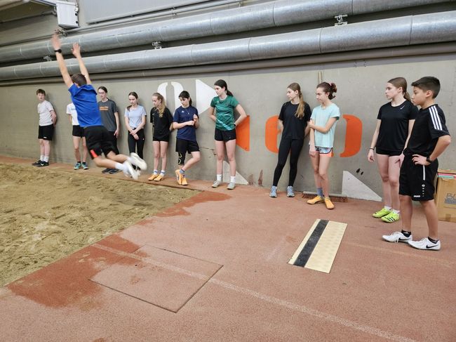 Im Lauftrakt der Freiburger Unihalle Im Lauftrakt der Freiburger Unihalle