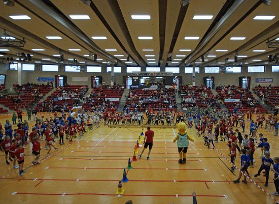 Sportliche Höchstleistungen und besondere Gäste beim KiLA-Pokal