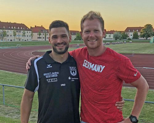 Tim Nowak mit seinem Trainer Christopher Hallmann