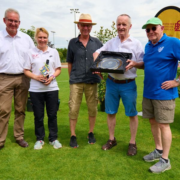 Ein Leben für die Leichtathletik: Horst Dobhan erhält den BLV-Ehrenteller