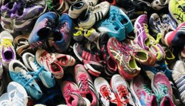 Jahresprojekt – Sportschuhe für Kinder in Ghana 