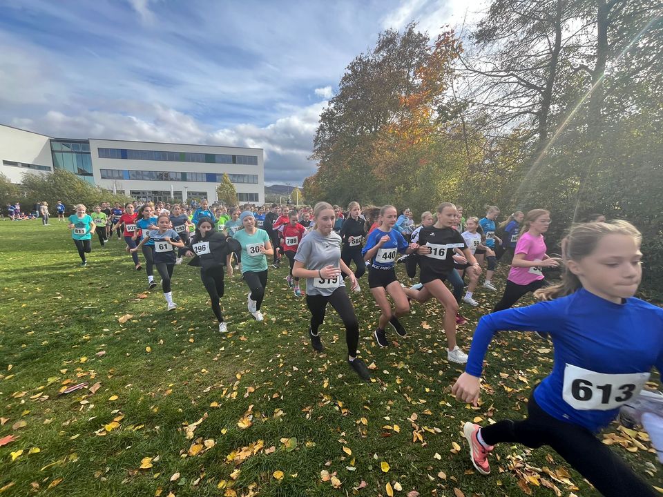 Rekordbeteiligung beim 40. Crosslauf der Schulen am Firstwald