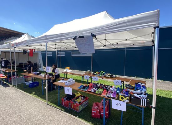 Spikesbörse bei den U14/U16 WLV-Teamwettkämpfen in Sindelfingen