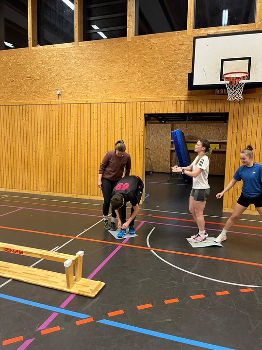 Jungkampfrichter-Initiative 2025 mit 15 Teilnehmenden ein voller Erfolg